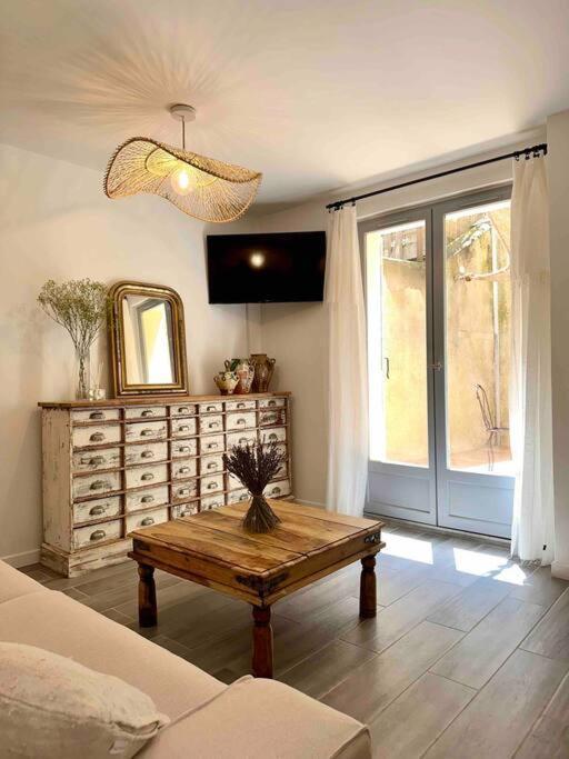 Lou Paseo : Appartement Brocante Centre Historique LʼIsle-sur-la-Sorgue Esterno foto