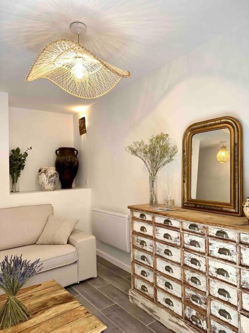 Lou Paseo : Appartement Brocante Centre Historique LʼIsle-sur-la-Sorgue Esterno foto