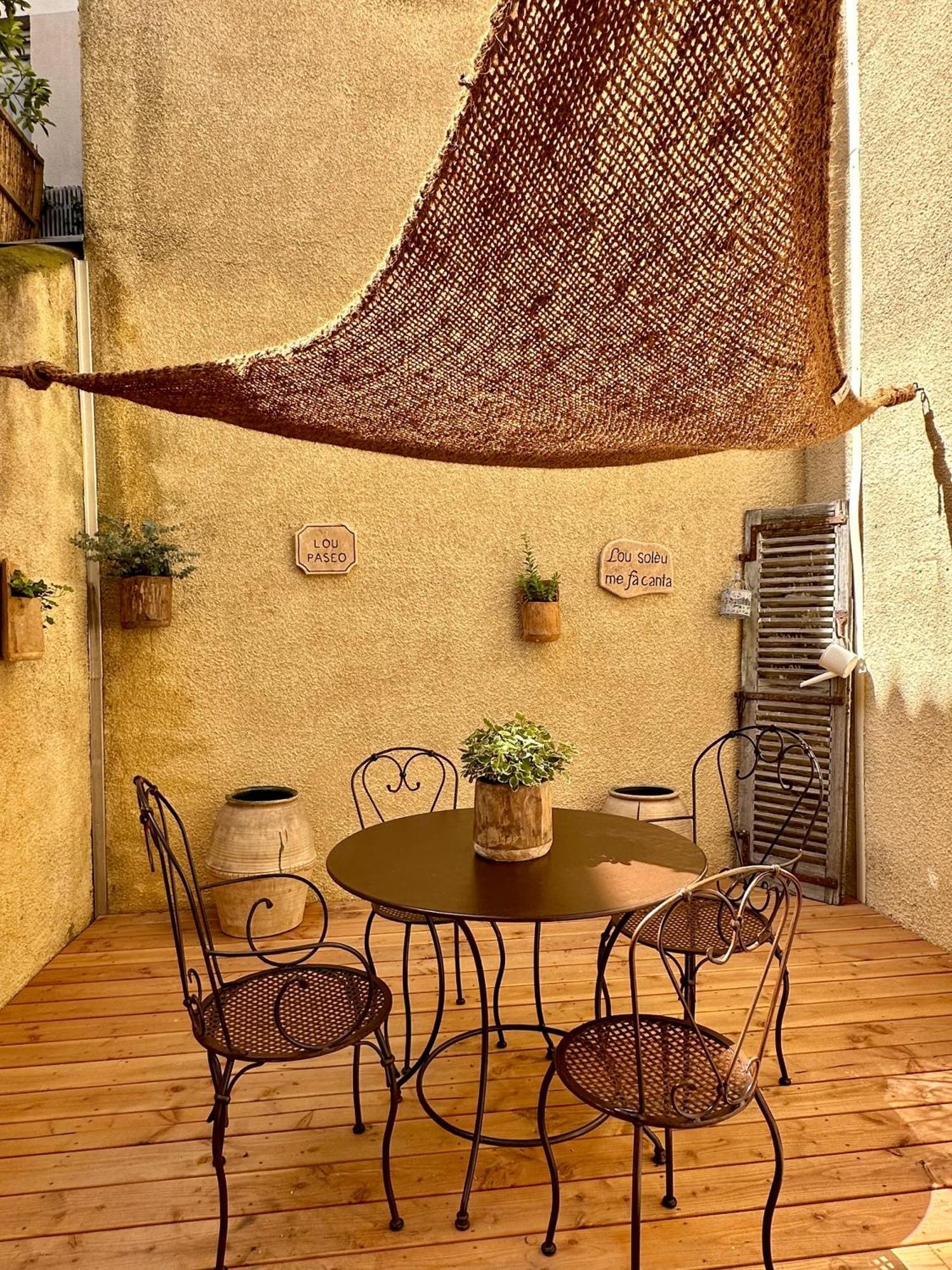 Lou Paseo : Appartement Brocante Centre Historique LʼIsle-sur-la-Sorgue Esterno foto